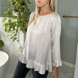 Banana Republic LS Paris Pleated Horn Blouse - Grey - NWT